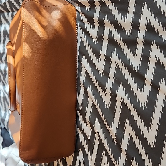 Tory Burch Robinson Bag - Picture 11 of 11